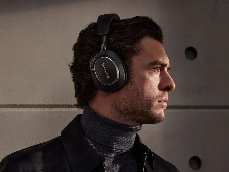 Bowers & Wilkins PX8 S2